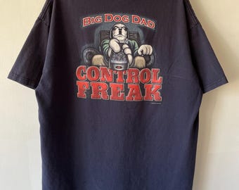 Vintage jaren 2000 Big Dogs Dad Control Freak grappig T-shirt grafisch vervaagd 2004 boxy marineblauw XL