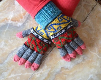 Grey red geometric hand knit mens winter gloves, winter warm gifts for men, mens knit gloves with ethnic desing