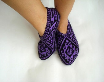 ultra violet knit slippers, Purple black Traditional Turkish Hand Knit Slippers Socks for men women, home shoes, geometric