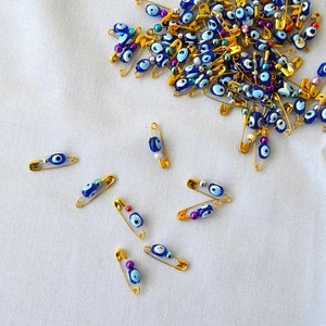 blue evil eye beads with pins, nazar boncuk wedding favors