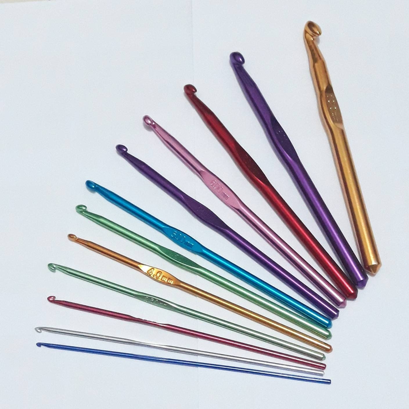 Crochet Hooks 2-8mm Metal Aluminium Colourful Shiny Metallic Hooks Single Crocheting  Needles 4mm UK Multi Colour UK 