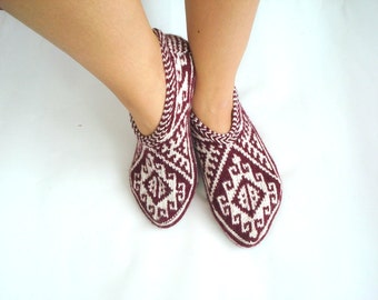 gebreide vrouwen Slippers, bordeaux witte hand gebreide Turkse sokken, winter grootmoeder geschenken, flats dames maat 7 8 9