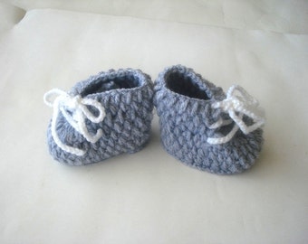 Botinhas de crochê para bebê, sapatinhos de bebê cinza cinza, sandálias de crochê para bebê de 6 a 12 meses, sapatos de bebê menino de crochê, meias de bebê, chinelos de malha