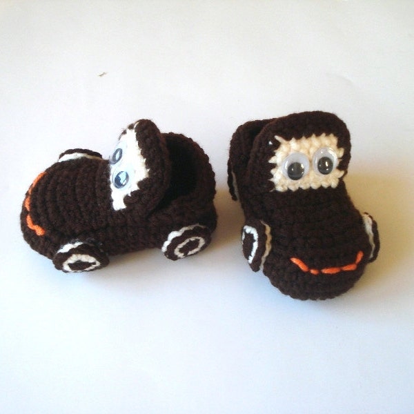 brown baby boy booties, Cars Baby Booties, baby slippers, newborn shoes, crochet baby taxi booties 0 12 month baby, crochet baby shoes