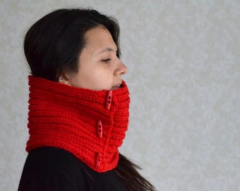 chunky red womens cowl, christmas gifts chunky cowl, mens neckwarmer, scarflette, gift for women under 50, womens cowl with buttons