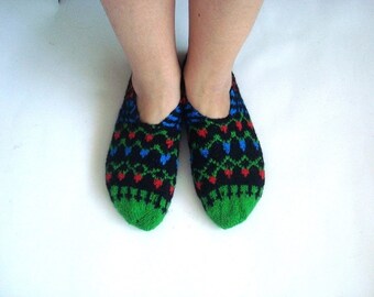 knit womens slippers, crochet home shoes, red green blue black slippers, flats adult slippers, womens house shoes, handmade gifts for her