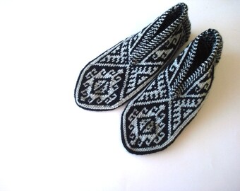 black grey knit mens slippers, Gift ideas For men for him, mens winter socks with geometric design