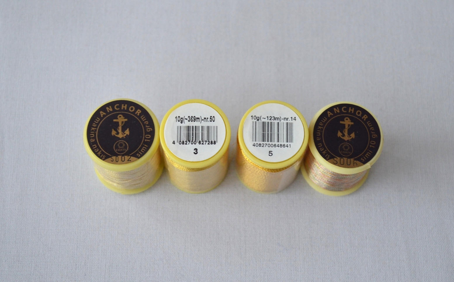 Anchor Coats Gold Metallic Machine Embroidery Sewing Thread Fiber Rayon and  Polyester Thread 10g 123 Meters Nr.14 