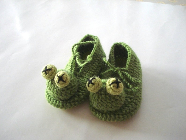 Green Frog Baby Booties baby slippers animal crochet baby | Etsy