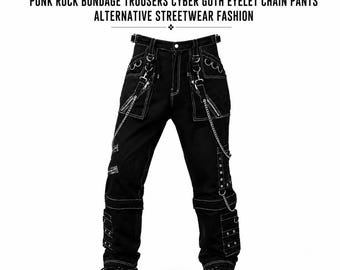 Pantalones cargo negros góticos para hombre, estilo punk rock bondage, pantalones cyber goth con ojales y cadena, moda urbana alternativa.