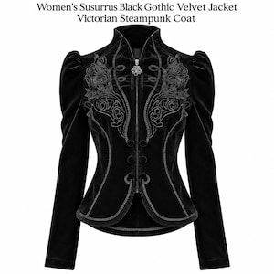 Può includere: Una giacca in velluto nero con collo alto, maniche lunghe con spalle a sbuffo e chiusura frontale con zip. Il capo è decorato con intricati ricami neri e tre bottoni decorativi rivestiti in tessuto sulla parte anteriore.