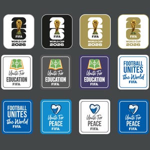 Pode incluir: Uma coleção de doze adesivos quadrados com a marca FIFA World Cup 2026, logotipos Unite For Education, Football Unites the World e Unite For Peace em várias combinações de cores, incluindo branco, preto, dourado, azul e roxo.