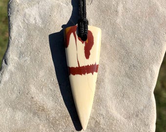 Collier Owyhee en jaspe illustré