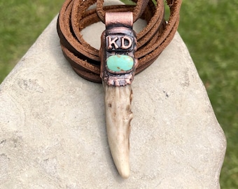 Collier KD turquoise en bois de cervidé (habitants de la cuisine)