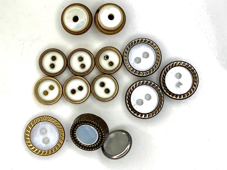 Mixed Lot of Small, Medium and Large Shell, Mother of Pearl Buttons Set ...