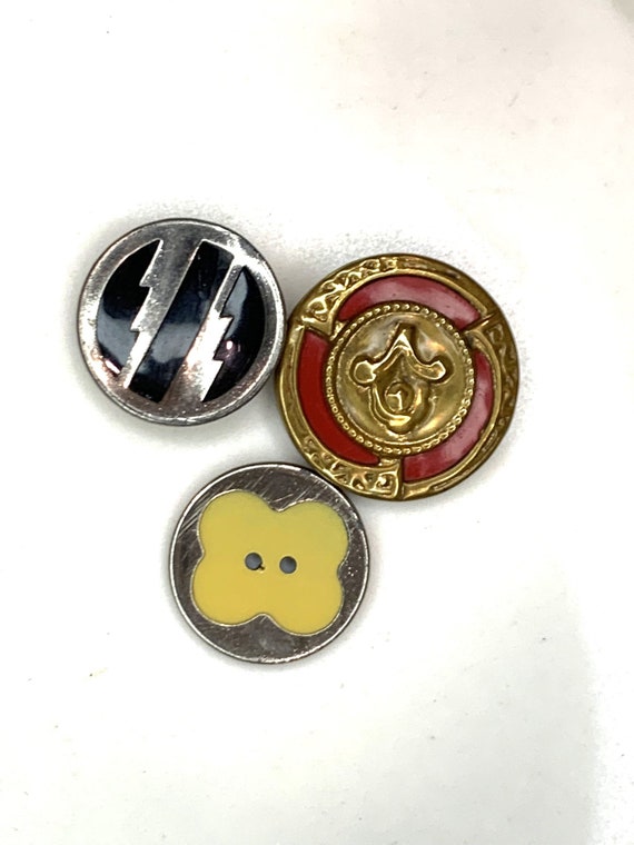 Bouton Ancien En Métal Avec Centre En Celluloïd - Mercerie Vintage, Occasion