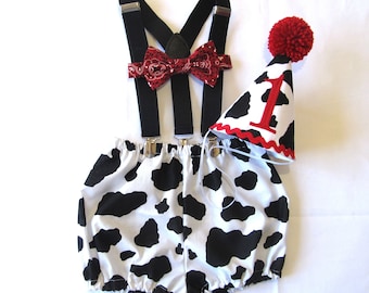 Cake Smash Birthday Outfit Boy First Birthday 1, 2, 3 or 4 Piece Set Farm Cow Diaper Cover Bow Tie Suspenders Party Hat Bow Tie Bloomers