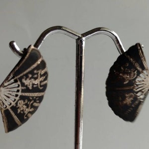 Nielloware Sterling Silver Siam Siemese Fan Shaped Screwback Earrings Vintage 1930&#39;s Ethnic Dancers