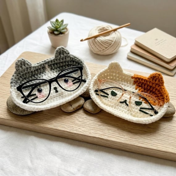 Crochet Animal Glasses Holder, Handmade Eyeglass Tray, Cute Cat Bear Bunny Desk Organizer, Kawaii Gift for Glasses Wearer