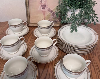 Vintage Mikasa Regal Court servies van fijn porselein | 6 kopjes, schotels en soepkommen