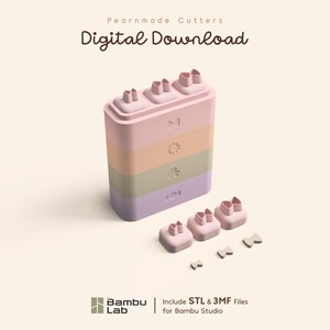 Può includere: Un set di tagliapasta impilabili multicolore con sezioni rosa, pesca, salvia e lavanda. Il testo recita Pearnmade Cutters, Digital Download e Bambu Lab Include STL & 3MF Files for Bambu Studio. Include tre piccoli tagliapasta rosa e tre forme a fiocco.