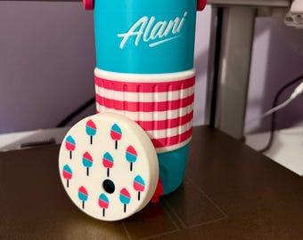 Alani Dosenhalter im Zuckerwatte-Design | Getränkekühler für Energy-Drinks | Schmaler 12-oz-Dosenhalter