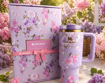 Vaso térmico Stanley x LoveShackFancy Quencher – 1,18 litros (40 oz) Happy Thoughts Rosa Beaux Purple