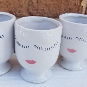 Maceta Celfie blanca. Multiusos: Decora tus flores o plantas con la divertida maceta 'Celfie'. Jarrón decorativo, suculentas.