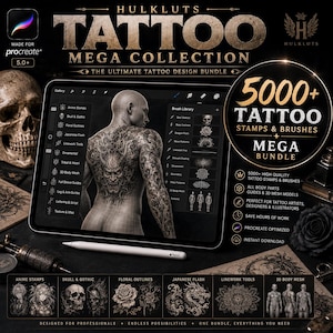 Könnte beinhalten: Ein digitales Tablet mit einer Tattoo-Design-Softwareoberfläche, die ein 3D-Modell eines menschlichen Torsos mit komplexen Rückentattoos zeigt. Der Bildschirm zeigt Menüs für Pinselbibliotheken. Ein Eingabestift liegt unter dem Tablet-Bildschirm.