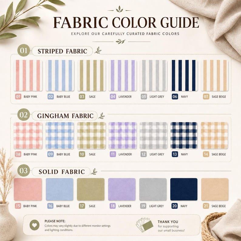 Puede incluir: Una gu&iacute;a de colores de tela con tres categor&iacute;as: telas a rayas, de cuadros vichy y lisas. Cada categor&iacute;a muestra 21 muestras de color en rosa beb&eacute;, azul beb&eacute;, salvia, lavanda, gris claro, azul marino y beige salvia con etiquetas.