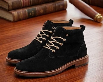 Schwarze Chukka Stiefel aus Wildleder – Handgefertigte Ledersohle Ankle Boots, Welted Casual Dress Footwear