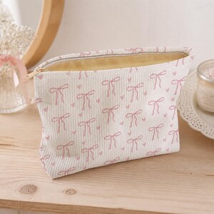 Sweet Heart & Bow Pattern Storage Bag, Compact Toiletry Holder for Lipstick, Brushes and Skincare