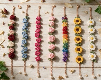 Braccialetto floreale micro crochet fatto a mano, delicato braccialetto regolabile con margherite, rose e girasoli, gioielli cottagecore fairycore, regalo per damigella d'onore