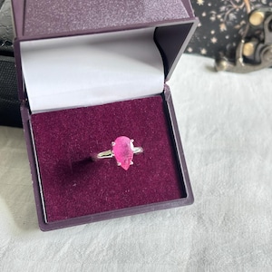 Birnenförmiger Rubinring aus 925er Sterlingsilber, Solitärring mit Geburtsstein Juli – das perfekte Geschenk für Sie
