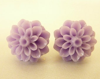 FLOWER EARRINGS, lavender purple post stud resin chrysanthemum