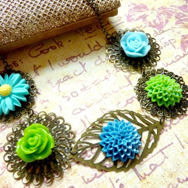 Flower necklace blue green flower garden bib vintage necklace bouquet