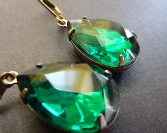 Emerald Green Earrings Teardrop Drop Vintage Estate Style Earrings