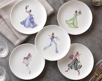 Piatto da dessert "Ragazza francese", piatto in ceramica con illustrazione romantica di moda.