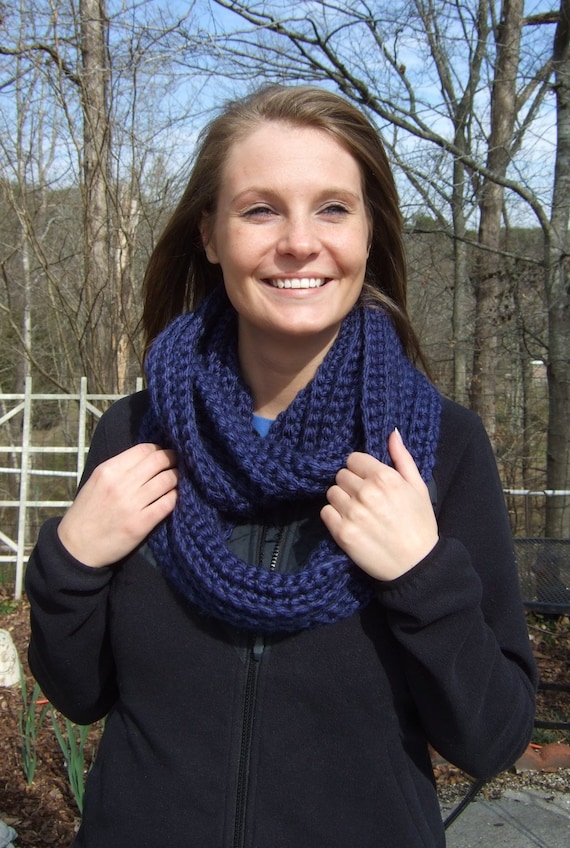 Circle Scarf - Navy