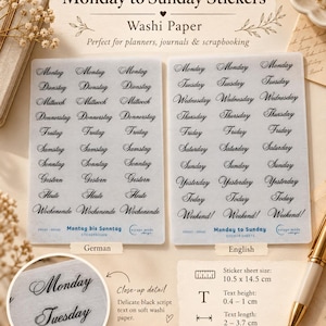 Può includere: Due fogli di adesivi in carta washi traslucida con testo in corsivo nero per i giorni della settimana in tedesco e inglese. I fogli misurano 10,5 x 14,5 cm, con altezze del testo da 0,4 a 1 cm e lunghezze da 2 a 3,7 cm, incluse etichette.