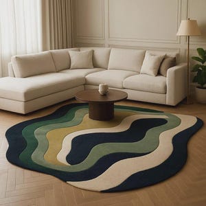 Tapis ondulé biologique (Beige bleu marine) | Décoration de salon moderne • Tapis abstrait de forme irrégulière | Sofa sectionnel contemporain neutre