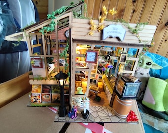 Book Nook Librairie Miniature Lumineuse Fait Main | Diorama Bibliothèque pour Passionné de Lecture