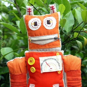 Huggable Robot Soft Toy – Custom Fabric Sensory Plush with Zipper, Buckles & Velcro – Fine Motor Skills for Kids - Soft Sensory Textile Toy