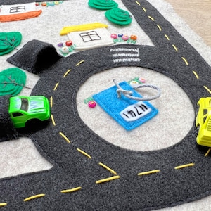 Mini Felt Car Track Playmat: Handmade Foldable Sensory Toy