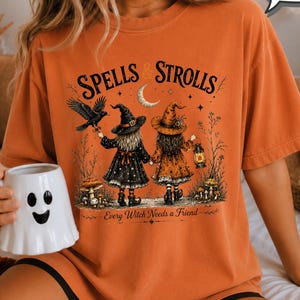 T-shirt med trollformler och promenader, varje häxa behöver en vän, häxans bästa vän-t-shirt, Halloween-häxt-tröja, läskig säsong-tröja, stughäxkonst