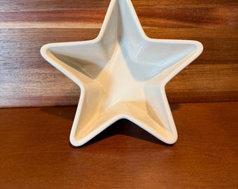 Longaberger Woven Traditions Ivory Pottery Star Bowl 7"