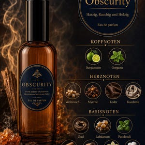 Può includere: Un flacone in vetro marrone di Eau de Parfum Obscurity con tappo nero. L'etichetta riporta Obscurity, In the depths of darkness, true elegance reveals itself. L'immagine mostra note olfattive tra cui bergamotto, origano, incenso, mirra, cuoio, cashmere, oud, labdano, patchouli, sandalo, legno di cedro, vaniglia e muschio bianco.