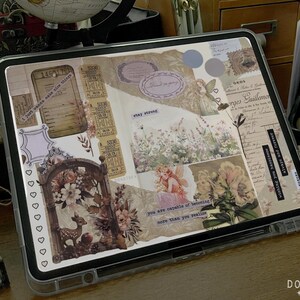 Può includere: Un tablet digitale che mostra uno sfondo a collage con ritagli di carta in stile vintage, illustrazioni floreali, un cervo, una fata ed elementi testuali tra cui "stay strong" e "you are capable of becoming more than you realize."