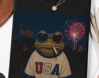 Patriotic Frog Shirt, Vintage 4th of July Tee, Comfort Colors® Funny American Frog Graphic Tee