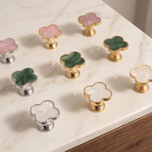 Clover Cabinet Knob, Gold Drawer Pull, Marble Effect Furniture Handle, Luxury Dresser Knob, Kitchen Cupboard Hardware, Wardrobe Decor